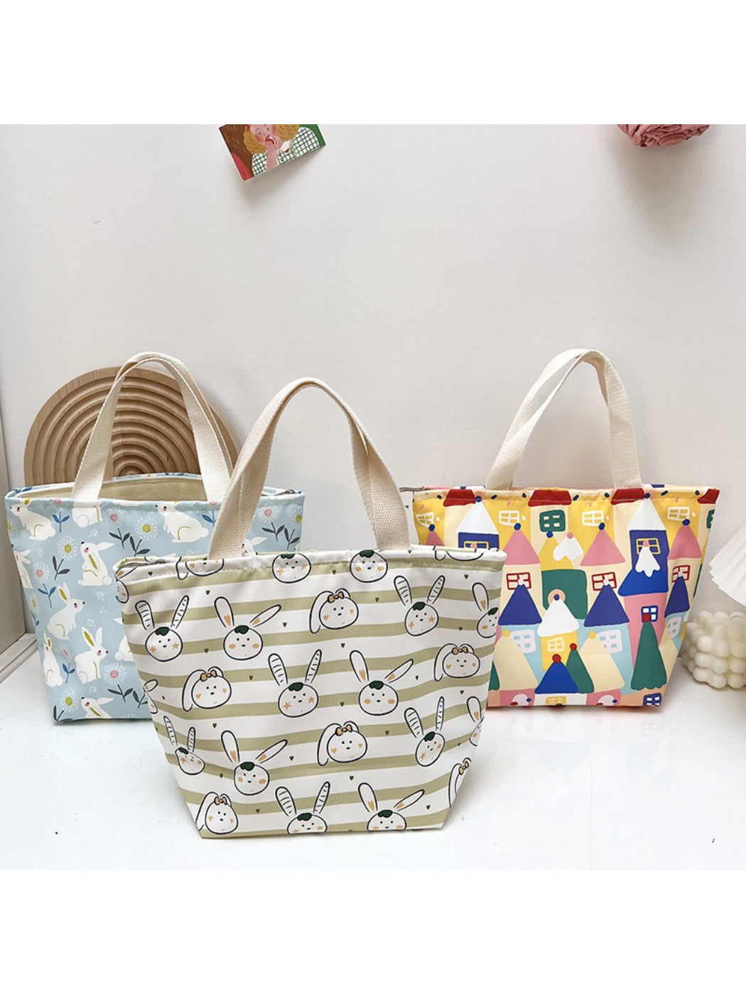 Front view of Cosbai lunch tote bag featuring playful animal print design