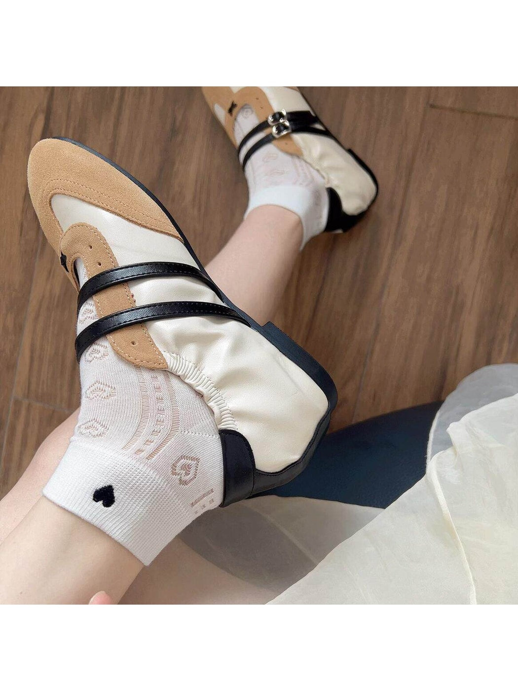 Rufia - Heart Design Openwork Ankle Socks