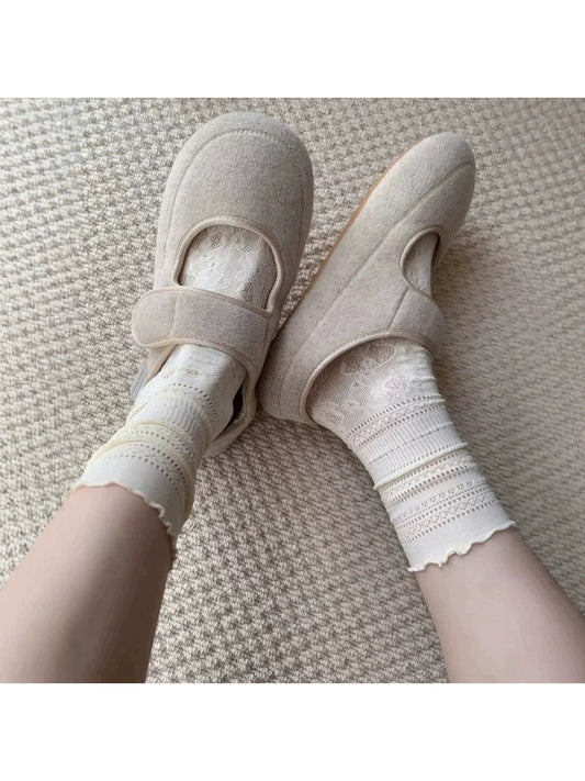Rufia - Hollow Lace Pattern Socks