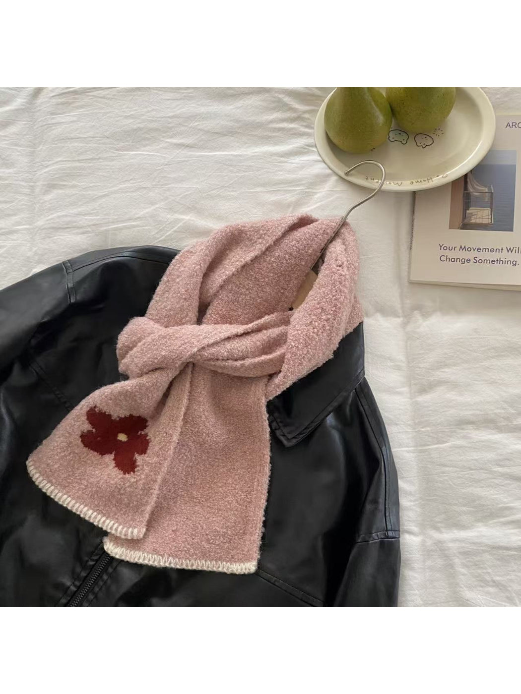 Scarvii - Flower Motif Blanket Stitch Knit Scarf