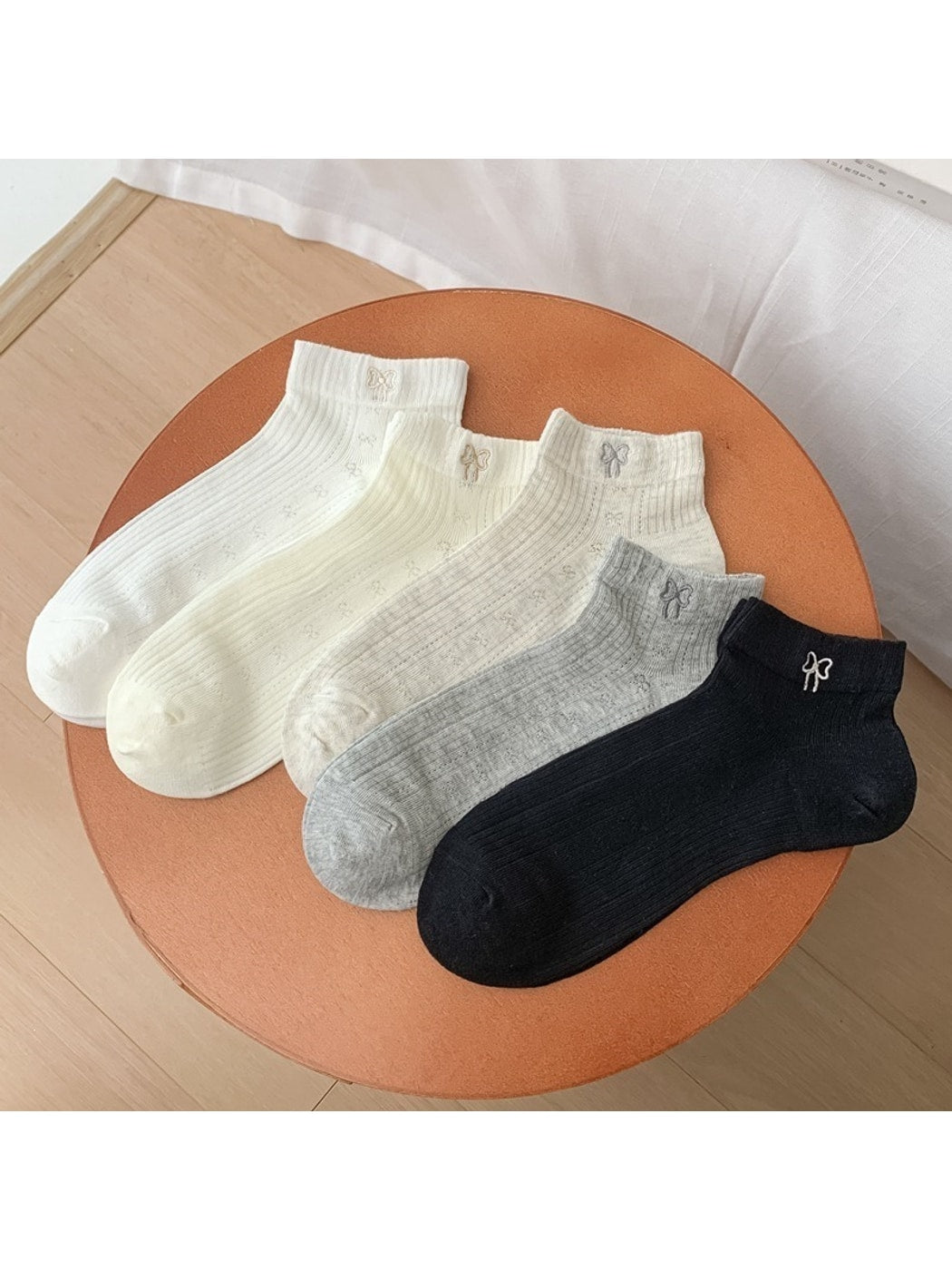 Rufia - Muted Ribbed Bow Pattern Ankle Socks