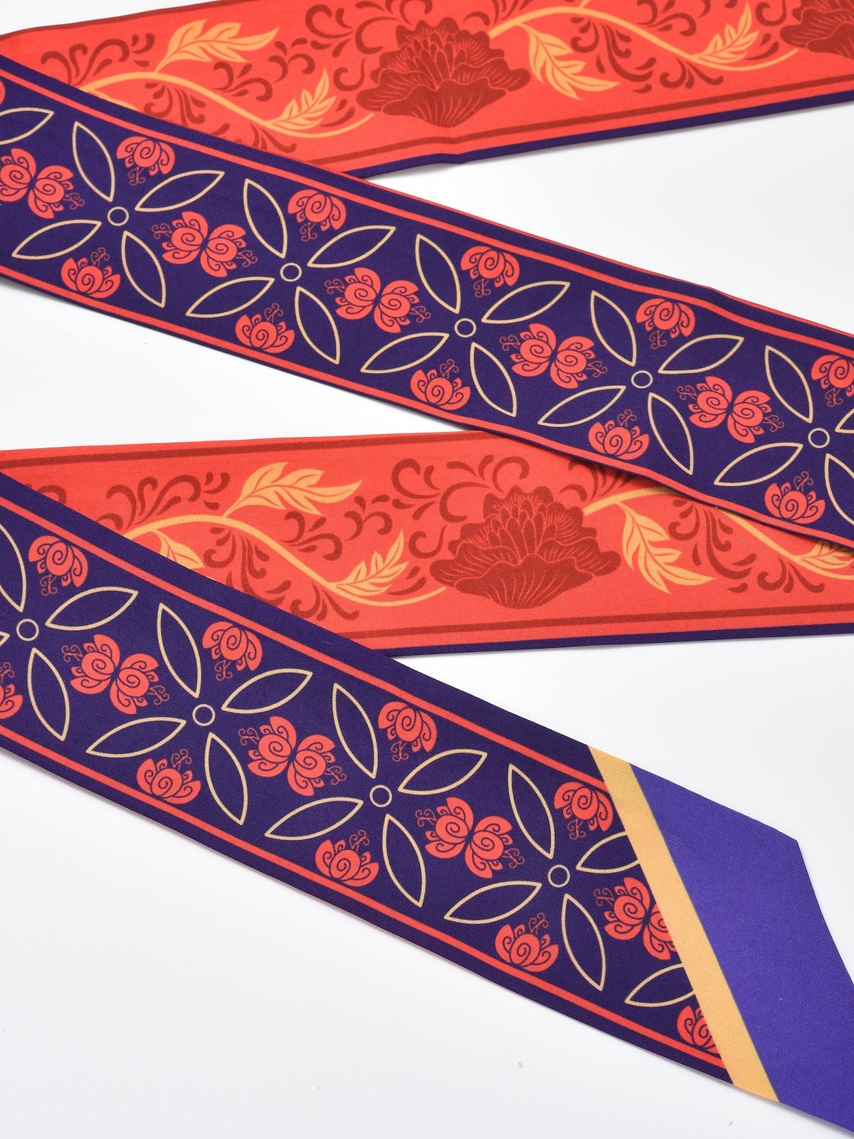 Scarvii - Bold Contrast Pattern Skinny Scarf
