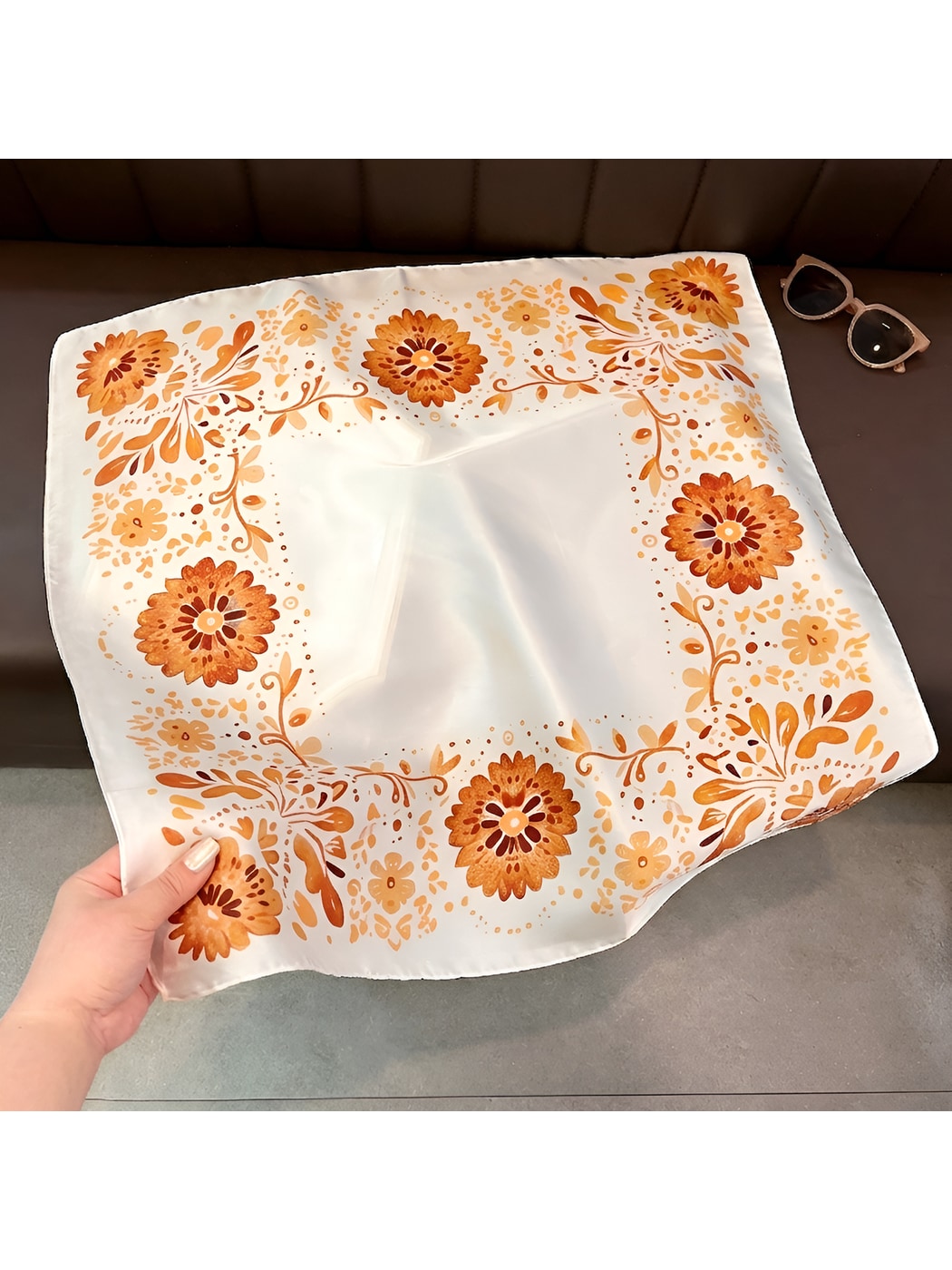 Scarvii - Fresh Floral Pattern Neck Accent Square Scarf