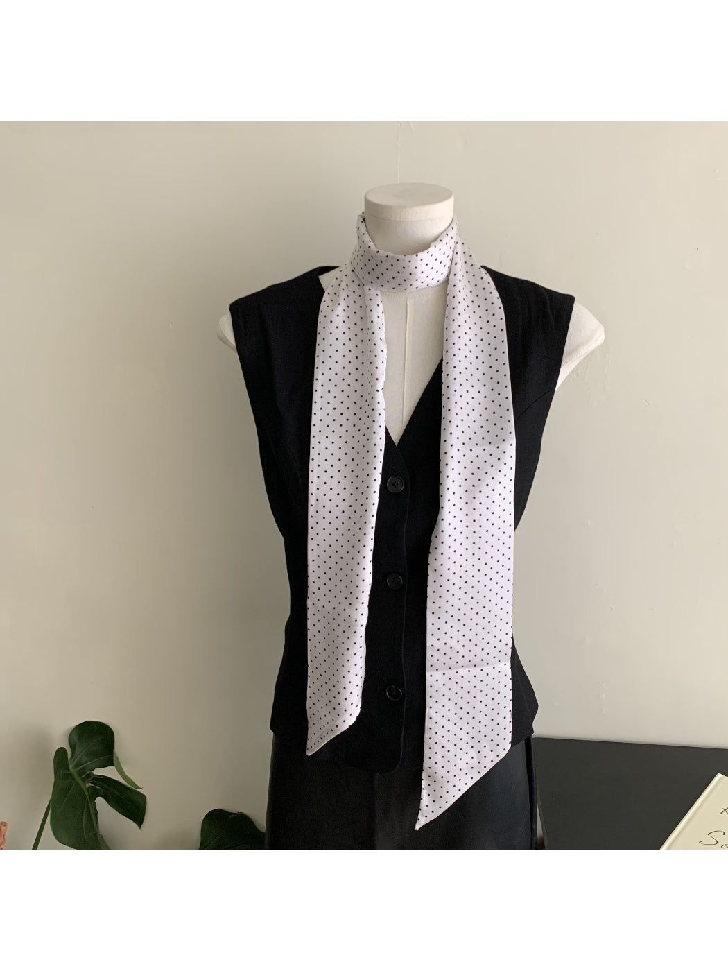 Scarvii - Retro Polka Dot Skinny Scarf