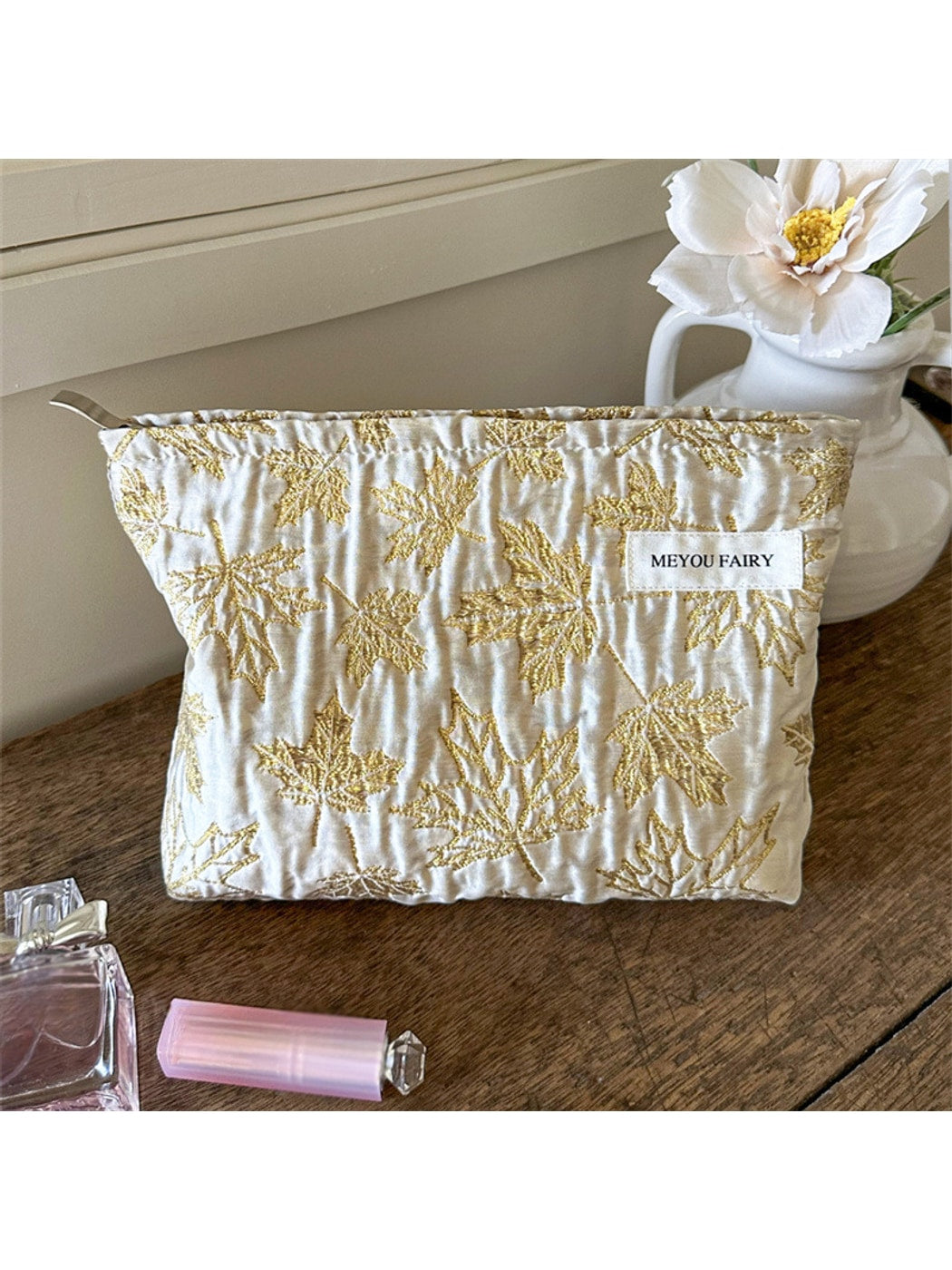 Cosbai - Elegant Leaf Embroidered Makeup Bag
