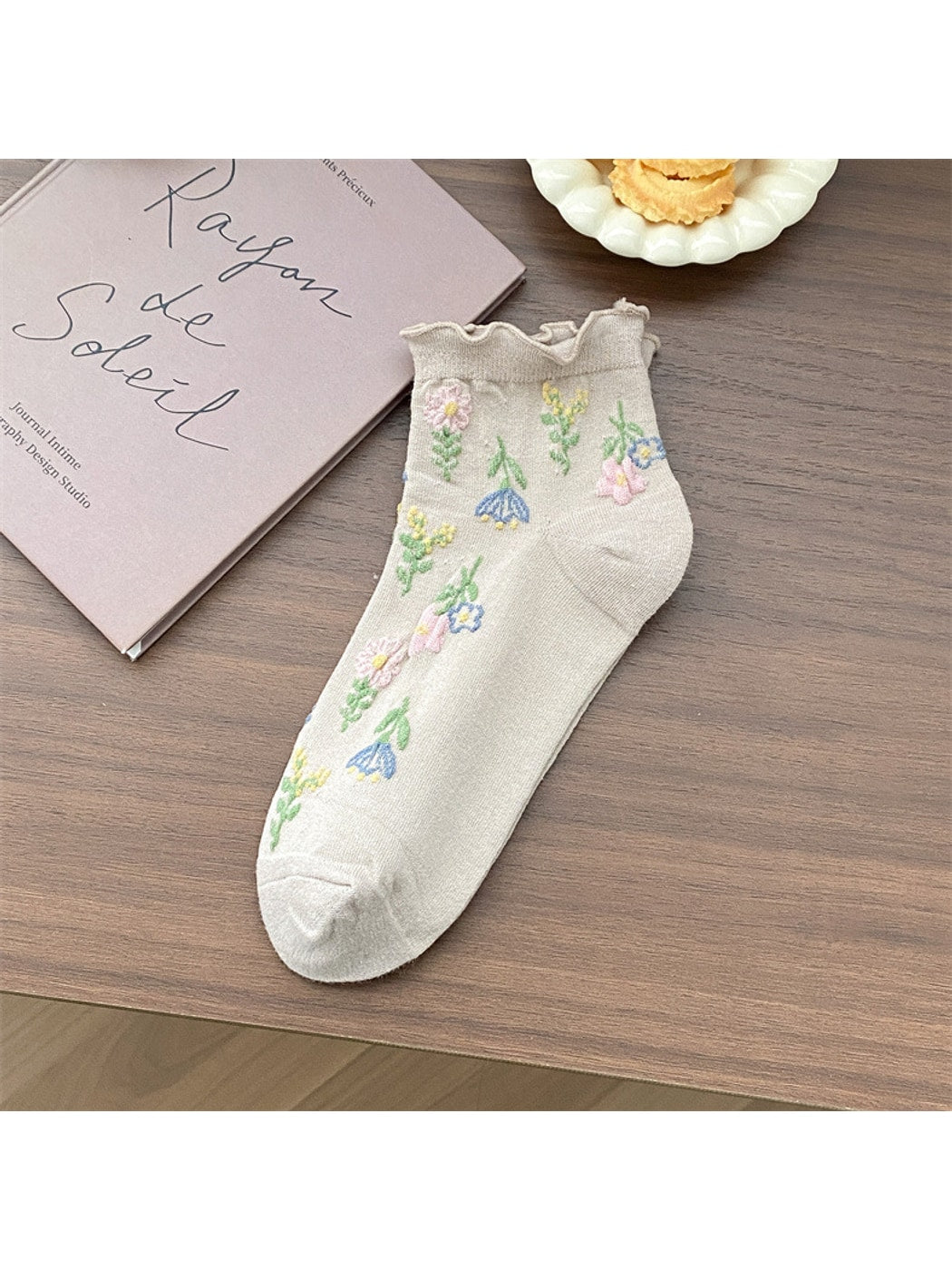 Rufia - Fresh Floral Ruffle Trim Ankle Socks
