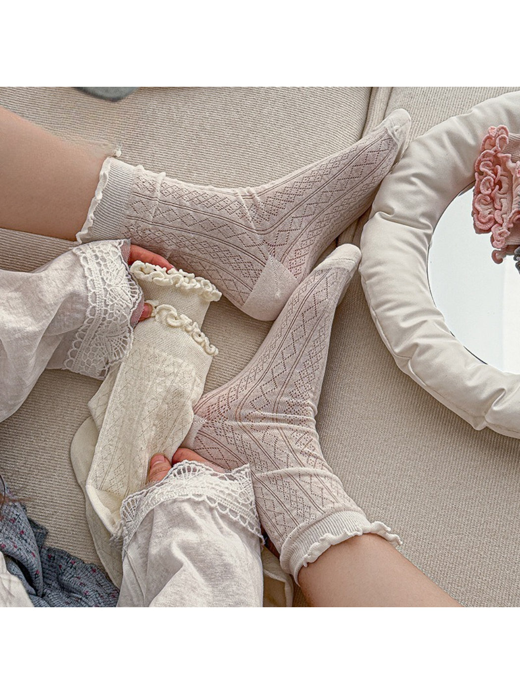 Rufia - Romantic Lace Texture Sheer Crew Socks product image 3