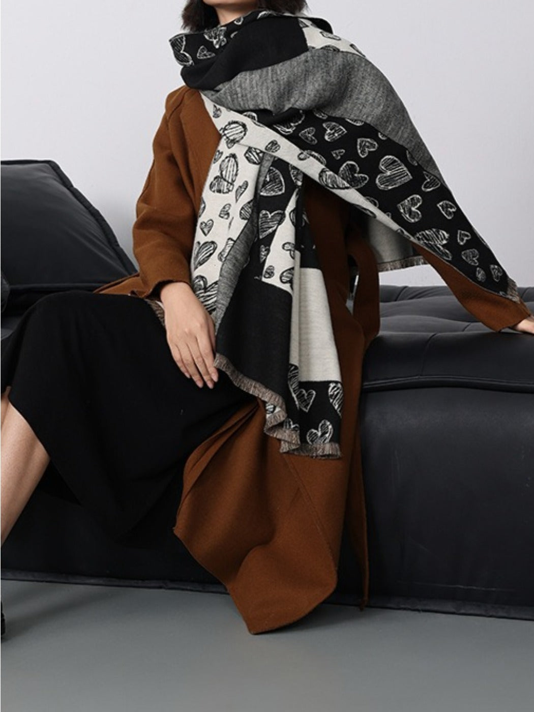 Scarvii – Romantic Heart Pattern Winter Scarf