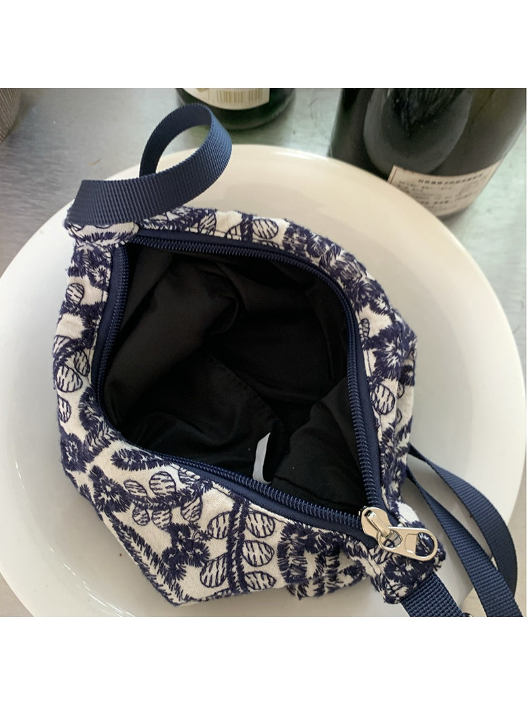 Cosbai - Vintage Embroidered Canvas Shoulder Bag