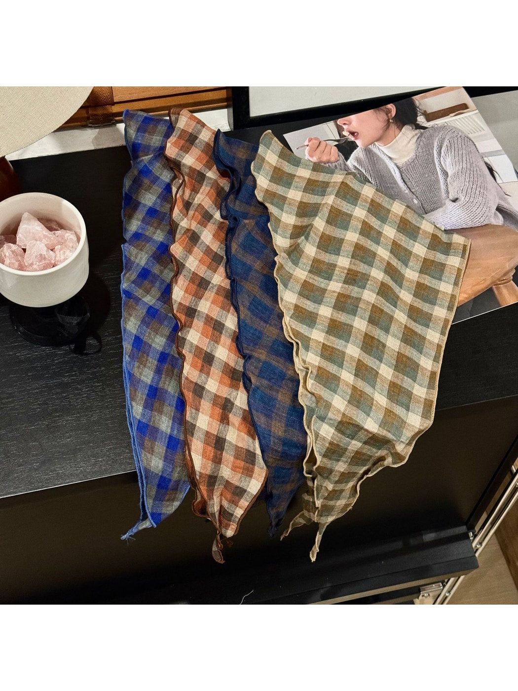 Scarvii - Retro Plaid Lightweight Triangle Bandana