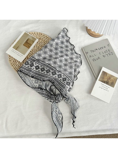 Scarvii - Vintage Print Detail Triangle Bandana