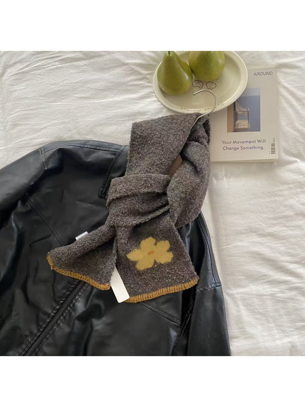 Scarvii - Flower Motif Blanket Stitch Knit Scarf