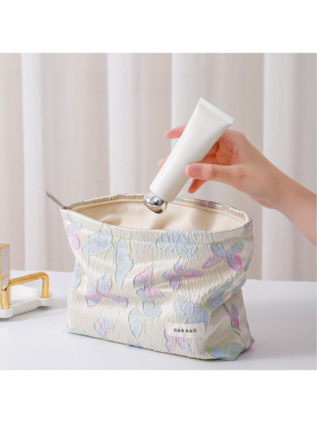 Cosbai - Butterfly Print Handheld Cosmetic Bag