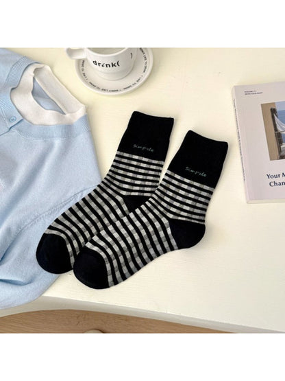 Rufia - Micro Dot Contrast Cuff Ankle Socks product image 5