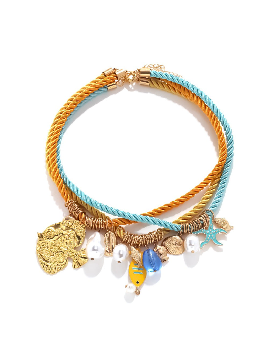 Model wearing the Ocean Charm rope necklace with shell details around the neck