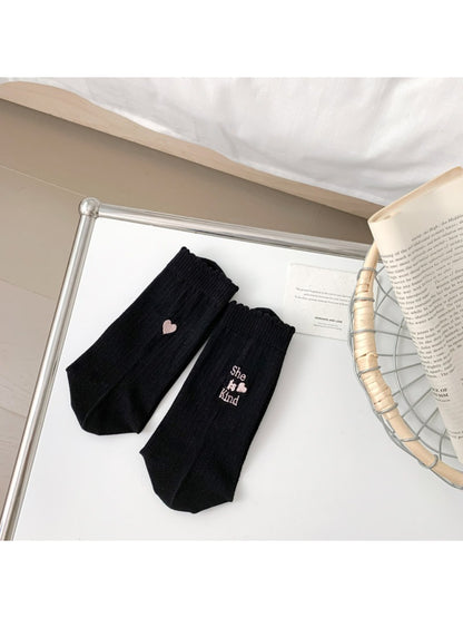Rufia - Scalloped Heart Embroidered Crew Socks