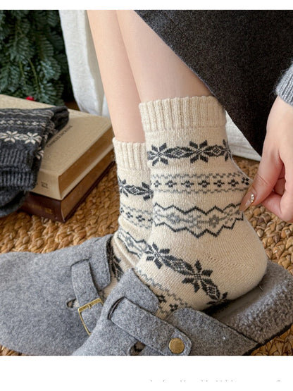 Rufia - Nordic Snowflake Pattern Crew Socks