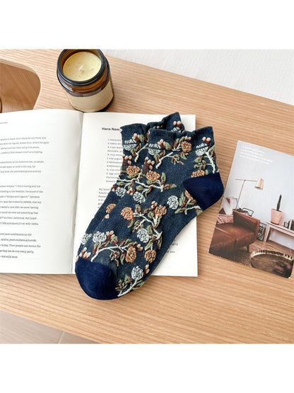 Rufia - Elegant Floral Pattern Ankle Socks