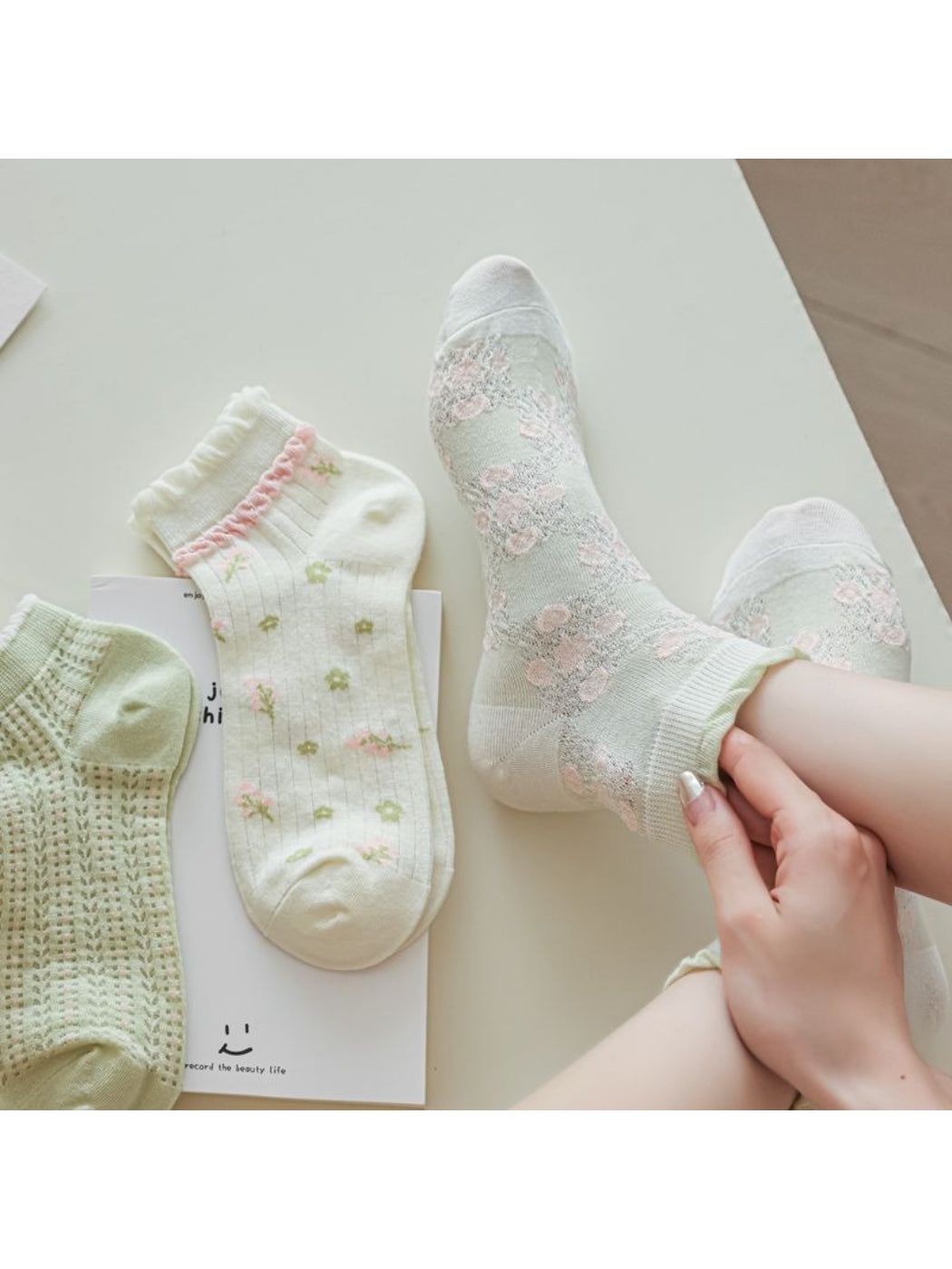 Rufia - Soft Floral Lace Ankle Socks product image 3