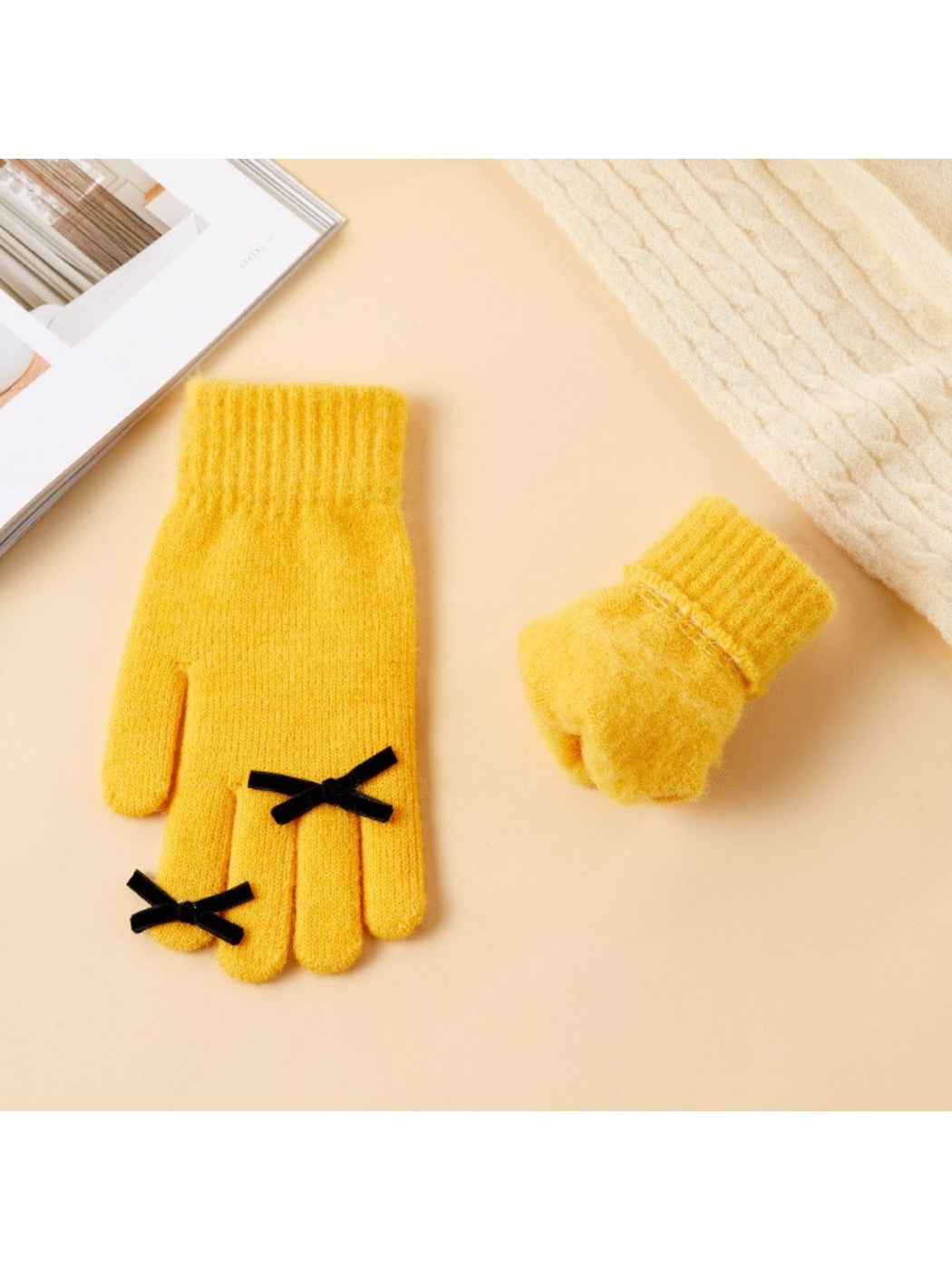 Gloving – Solid Color Gloves with Bow Accent