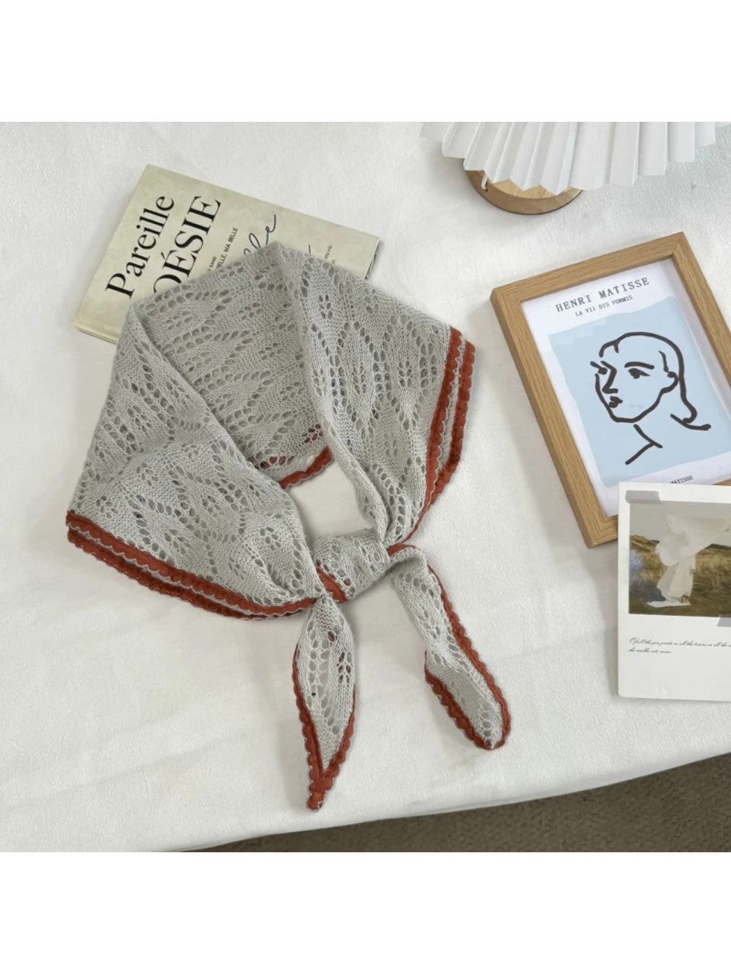Scarvii - Leaf-Like Openwork Scallop Trim Scarf