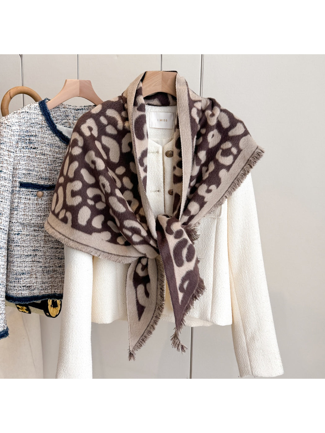 Scarvii - Leopard Pattern Triangle Shawl