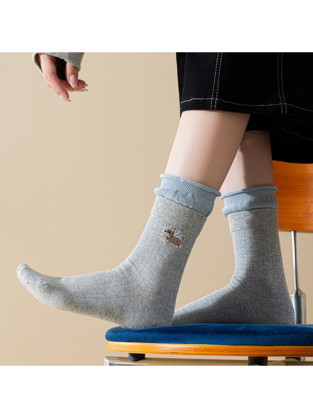 Rufia - Playful Puppy Ruffle Crew Socks product image 1