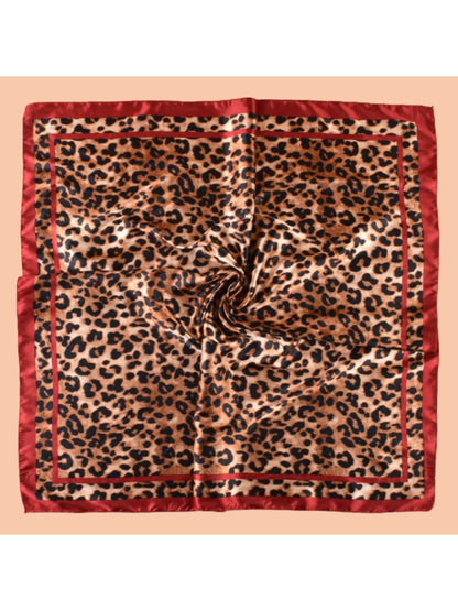 Scarvii - Square Scarf with Leopard Print
