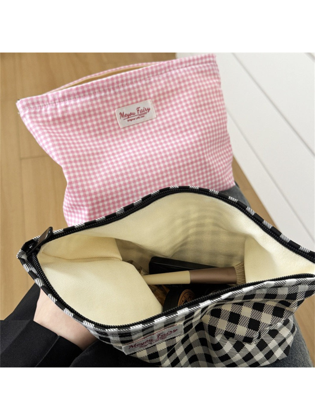Cosbai Classic Check Toiletry Bag product image