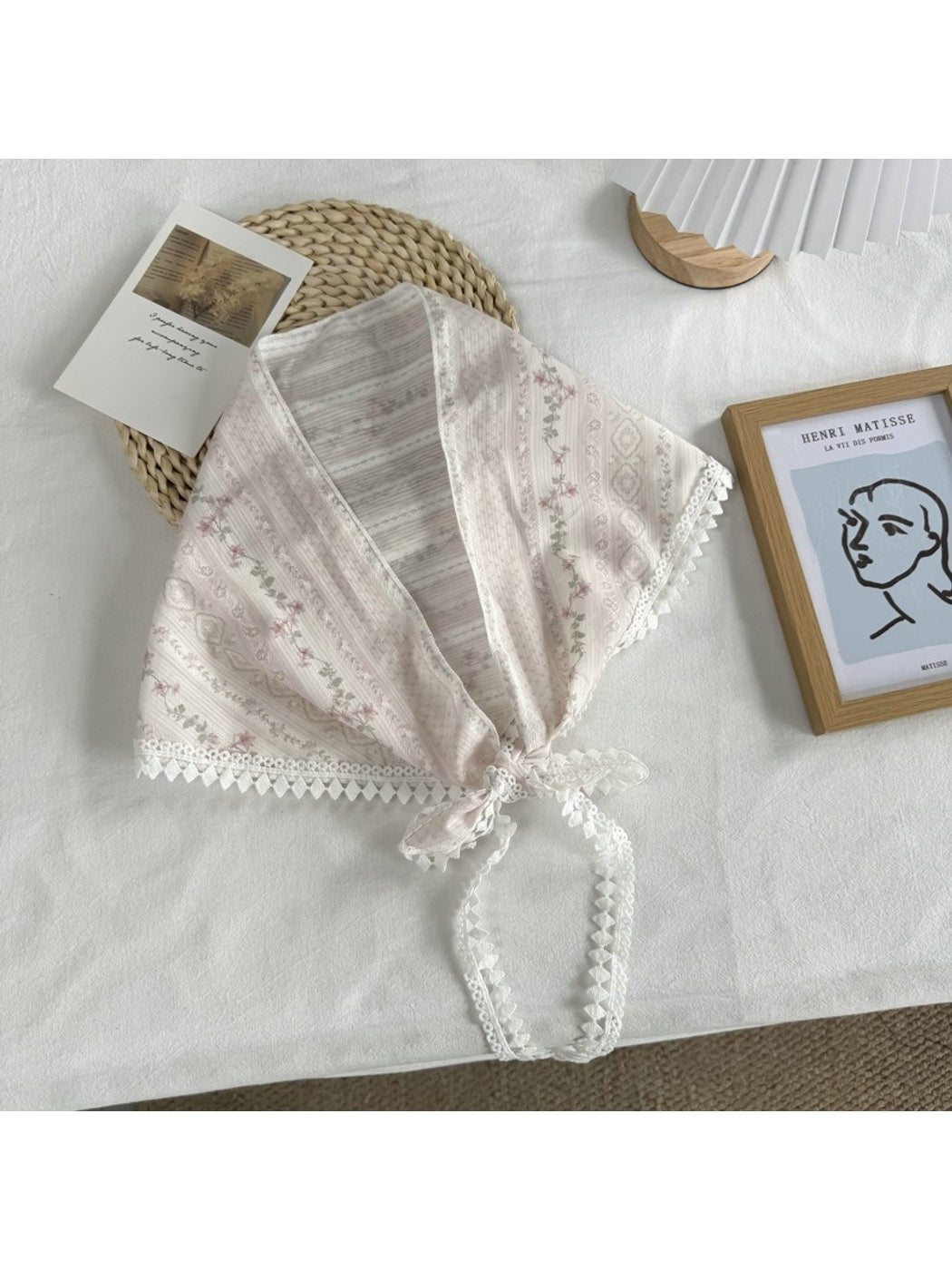 Scarvii - Elegant Floral Print Lace Edge Bandana Scarf