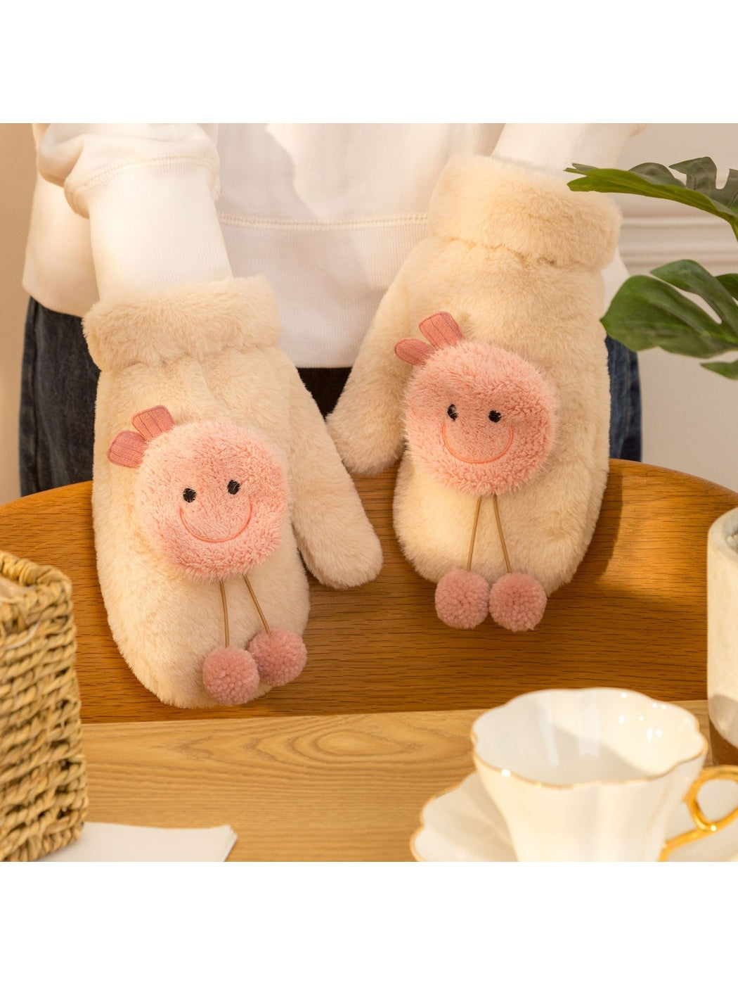 Gloving - Cartoon Smiley Face Plush Winter Mittens