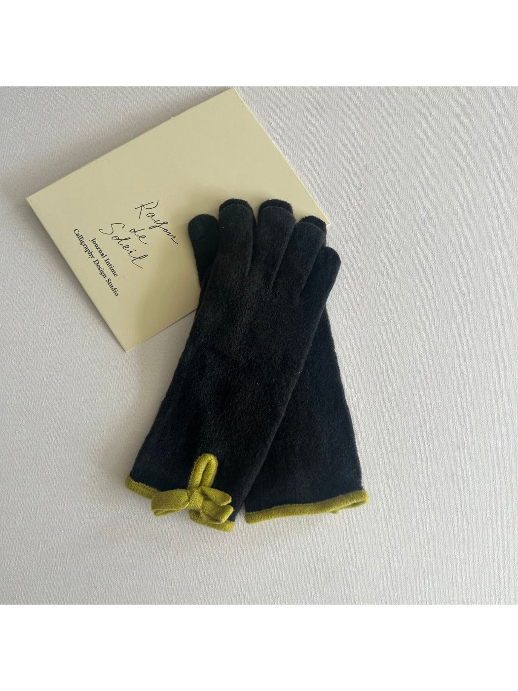 Gloving - Cute Knitted Gloves with Bow & Touchscreen
