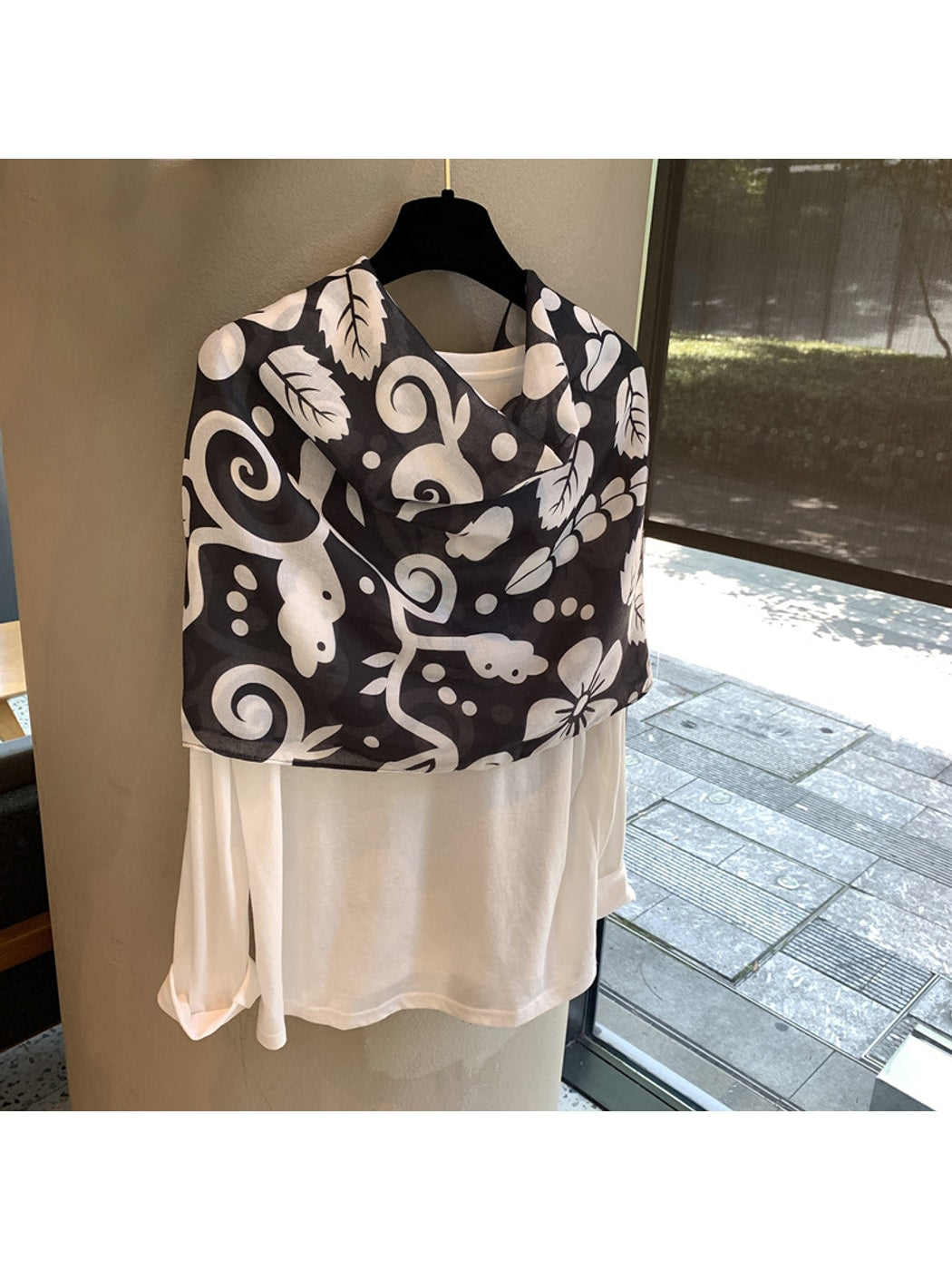 Scarvii - Classic Flower Patterned Scarf