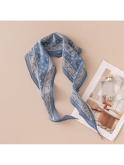 Scarvii - Retro Paisley Pattern Diamond-shaped Scarf