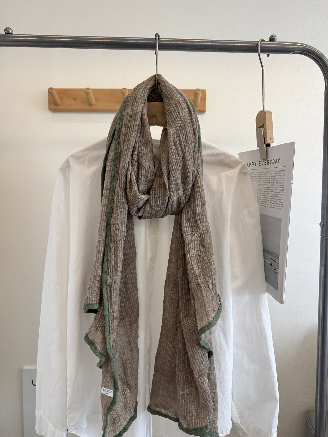 Scarvii - Crinkle Contrast Edge Long Scarf
