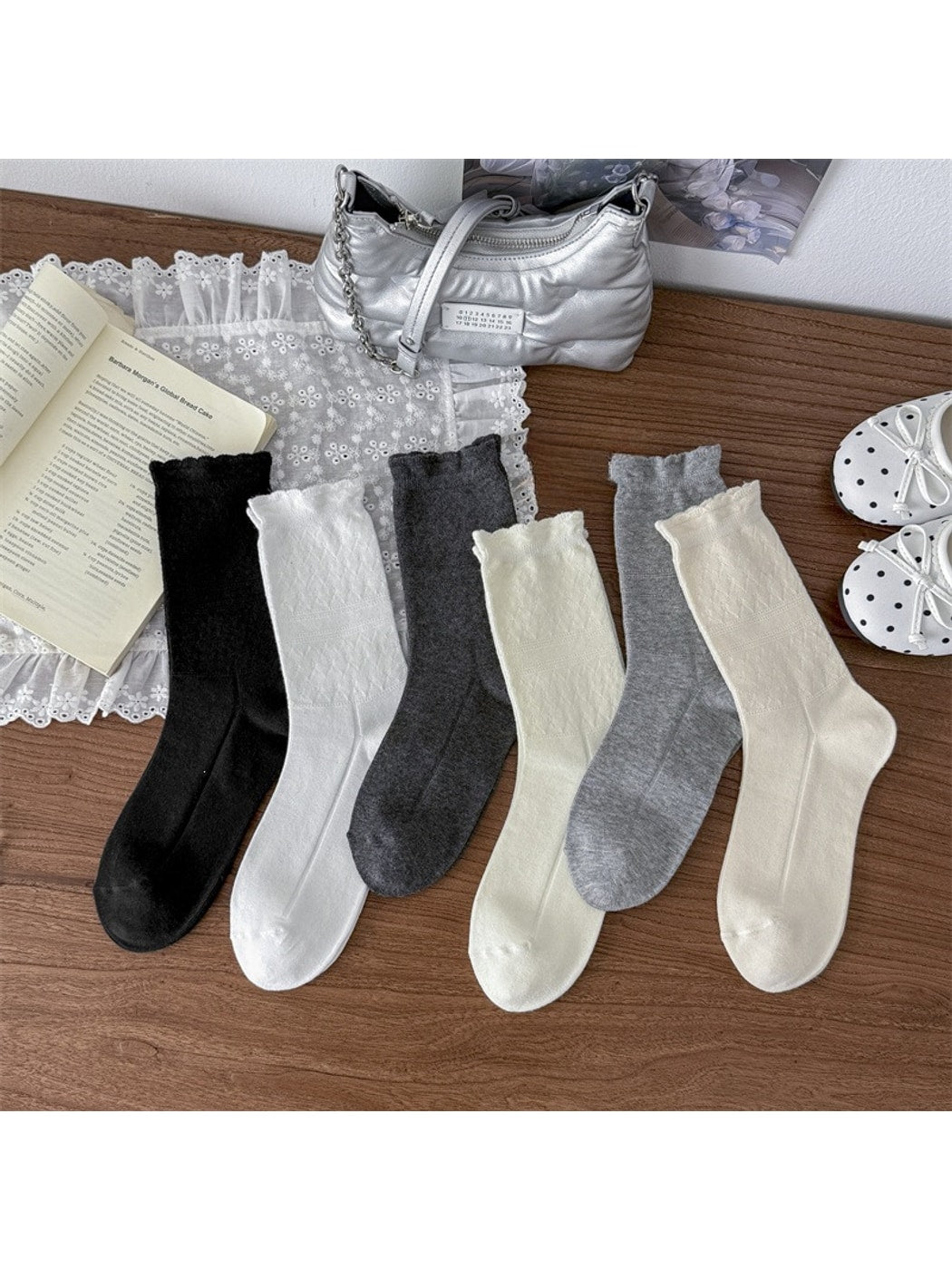 Rufia - Women's Solid Diamond Pattern Socks