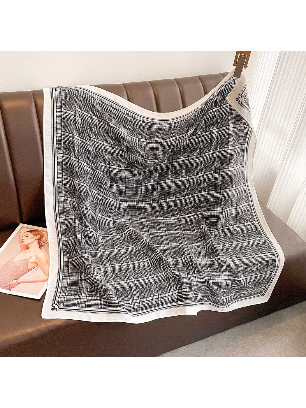 Scarvii - Retro Plaid Print Border Square Scarf