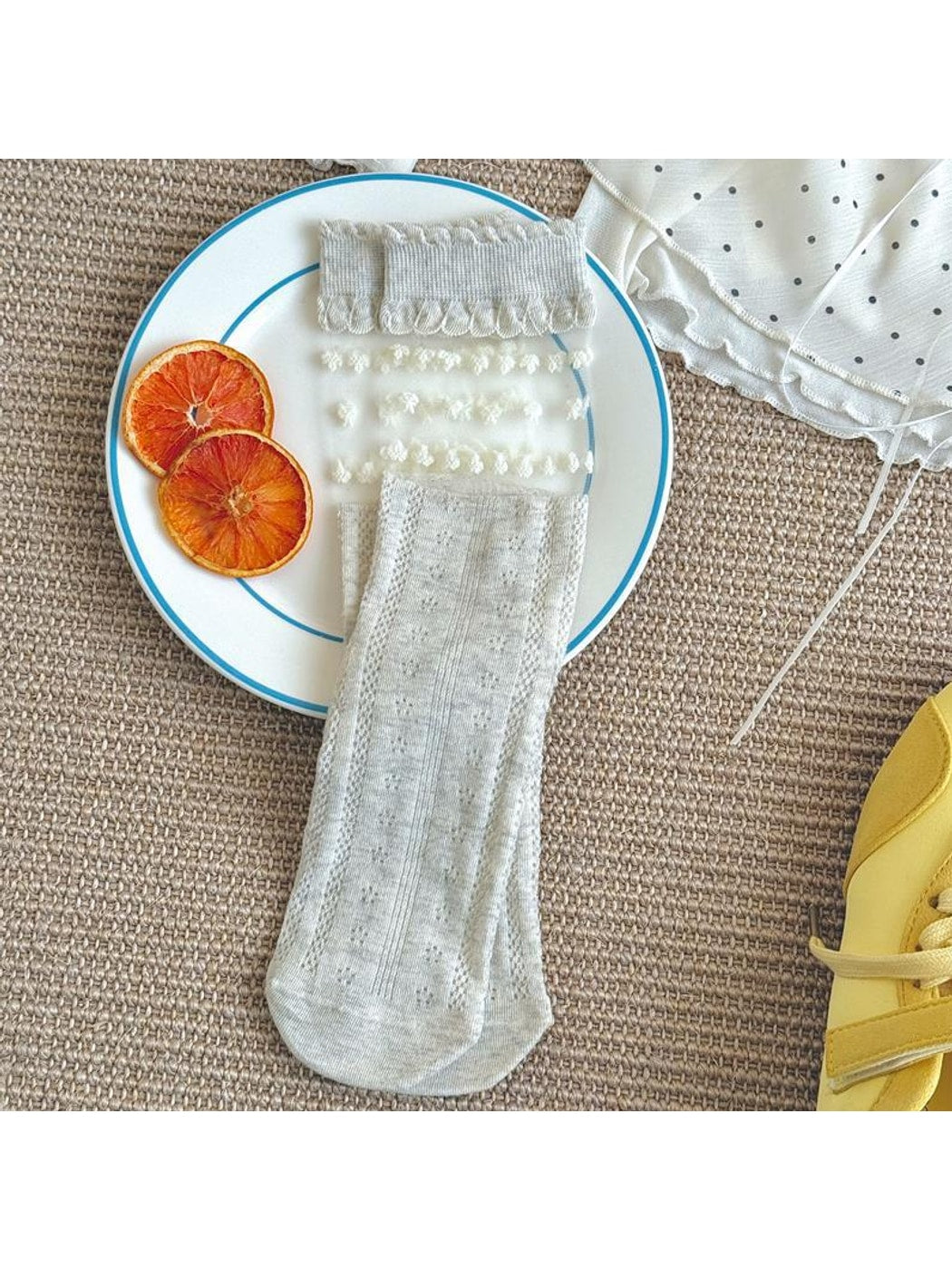 Rufia - Sweet Ruffled Detail Fashion Crew Socks