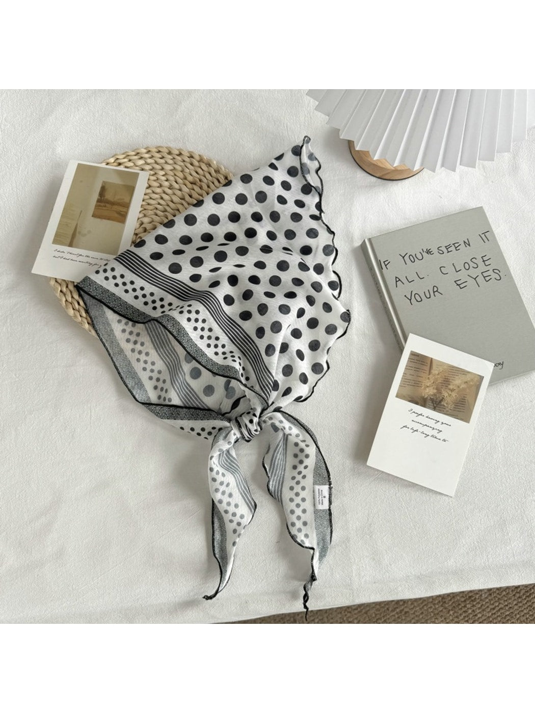 Scarvii - Elegant Classic Printed Triangle Scarf