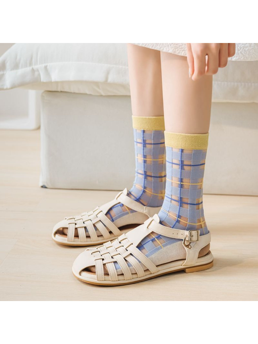 Rufia - Sheer Floral Mesh Crew Socks product image 3