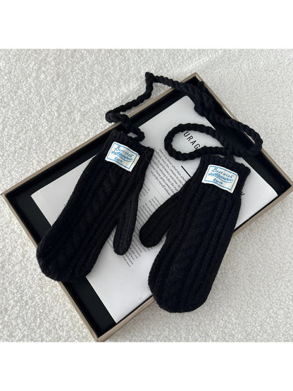 Gloving - Cable Knit Winter Mittens
