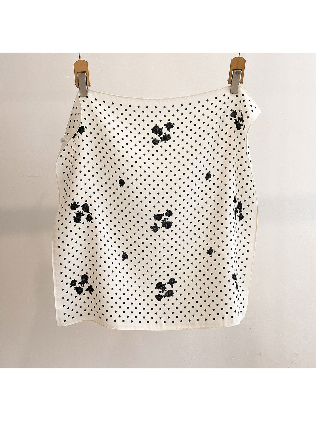 Scarvii - Minimal Polka Dot Floral Accent Square Scarf
