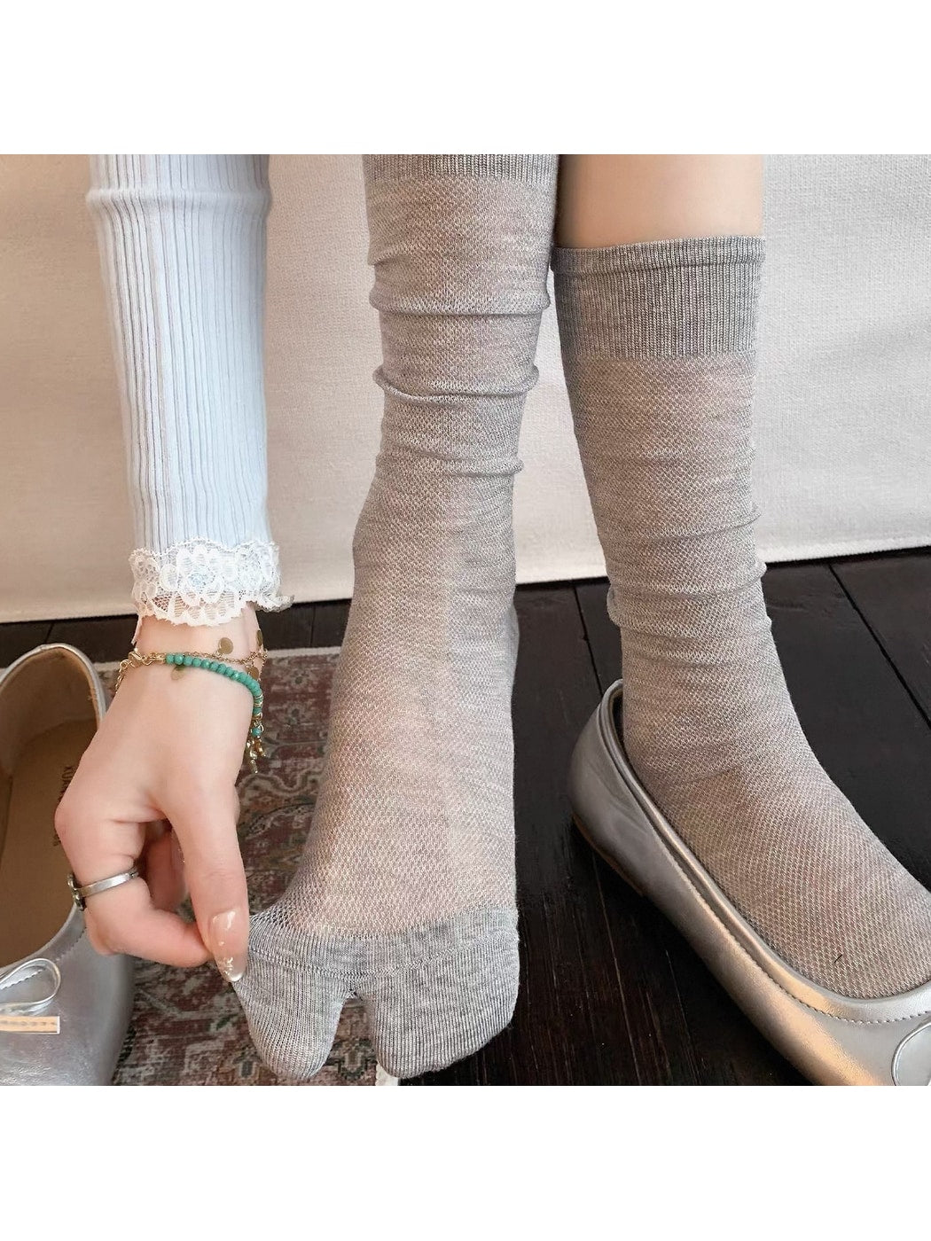 Rufia - Women's Slouch Style Toe Split Mid Calf Socks