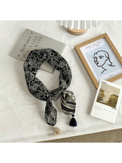 Scarvii - Printed Simple Style Square Neck Scarf