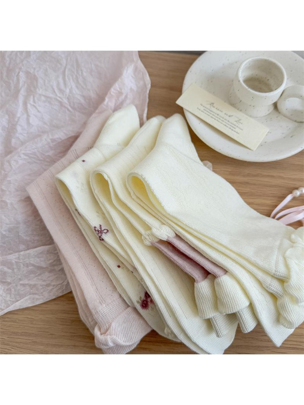 Rufia - Retro Bow Accent Ruffle Crew Socks