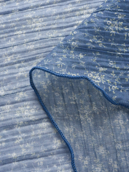 Scarvii Narrow Floral Triangle Scarf edge detail