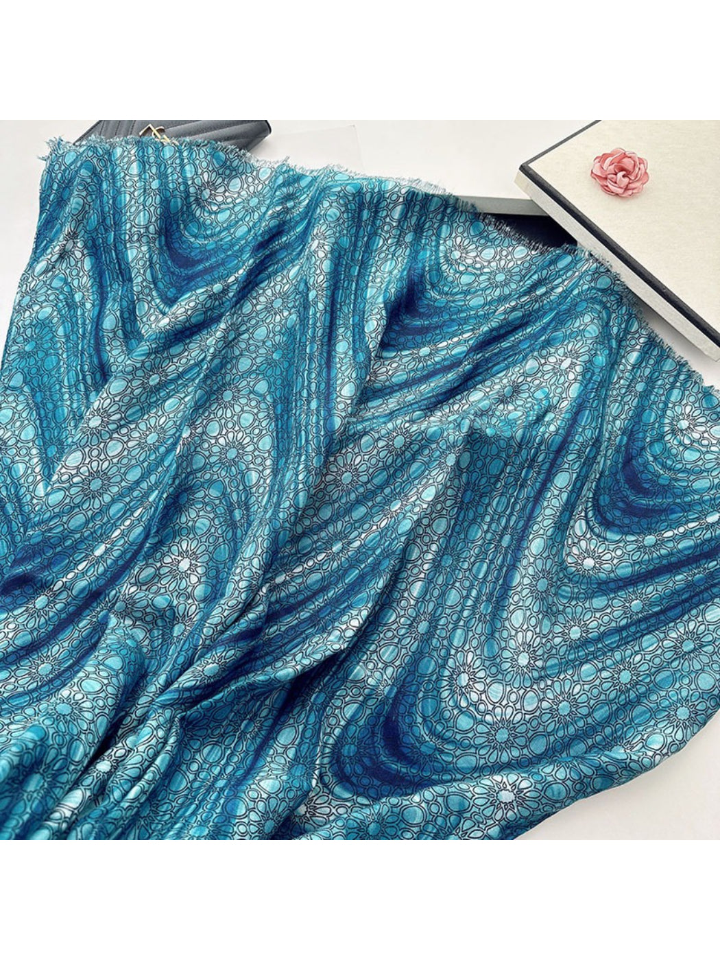 Scarvii - Geometric Gradient Pattern Long Scarf