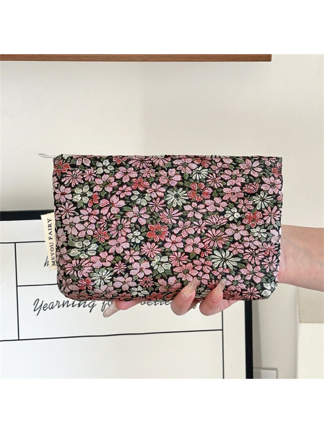 Cosbai - Vintage Floral Cosmetic Pouch