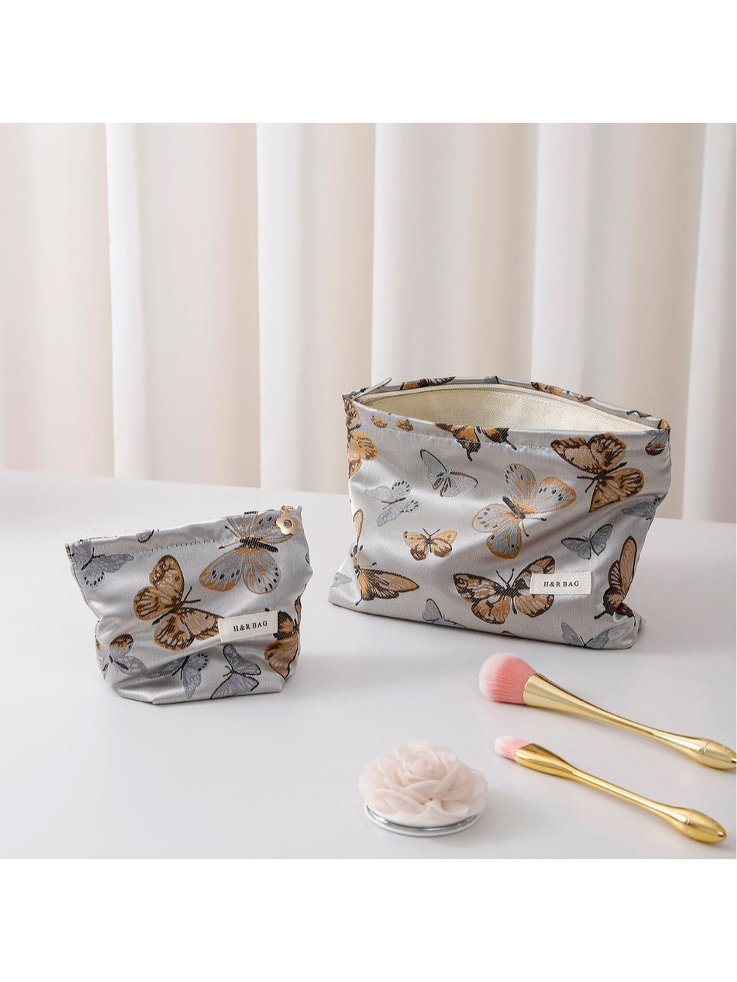 Cosbai - Butterfly Print Handheld Cosmetic Bag