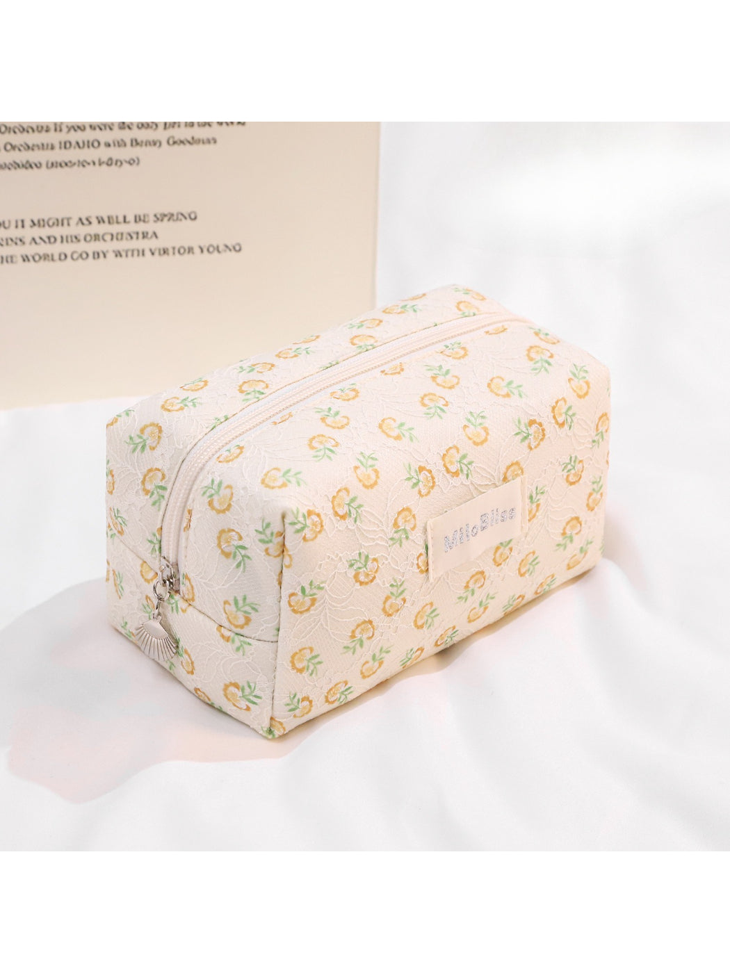 Close-up of Cosbai printed travel cosmetic bag highlighting colorful print details